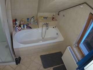 voyeurcam-julmodels-bath-2nd-1 webcam model stream image