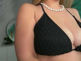 CandyRushhh webcam bongacams model stream image
