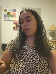 cinnaminnie webcam model stream image