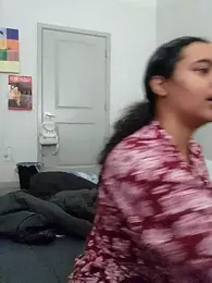 cinnaminnie webcam model stream image
