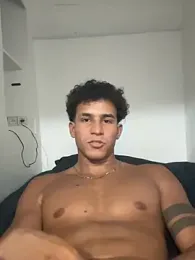 Biut_Bruschi1 webcam stripchat model stream image