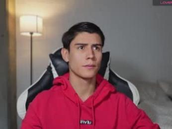 hey_cesard webcam chaturbate model stream image