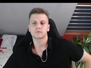 Leo Fowler webcam model stream image