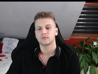 Leo Fowler webcam model stream image