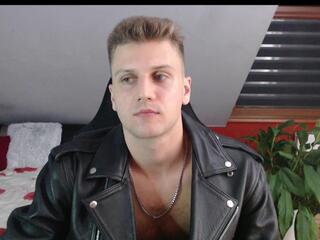Leo Fowler webcam model stream image