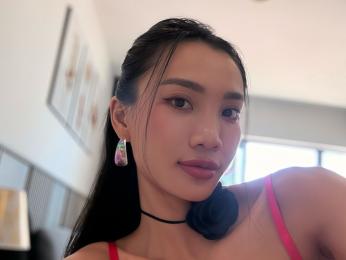 ErzabelLew webcam model stream image