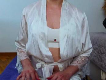 Kris-Crystal webcam model stream image