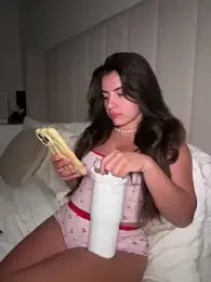 cute_carly_ webcam model stream image