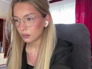 leonieduplantis webcam model stream image
