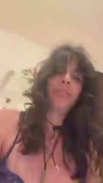 Marimilk webcam model stream image
