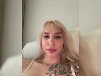 Cristi-Candy webcam model stream image