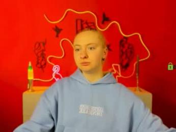 mila_glow webcam model stream image