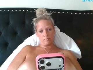 malibumelons webcam model stream image