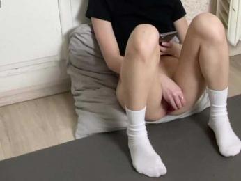 PetiteBunny webcam model stream image