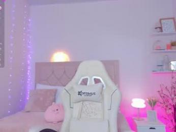 little_sweet_18 webcam chaturbate model stream image