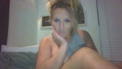 Hottrod32 webcam cam4 model stream image