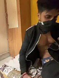 Hunkyardd webcam model stream image