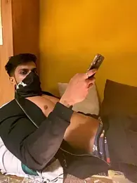 Hunkyardd webcam model stream image