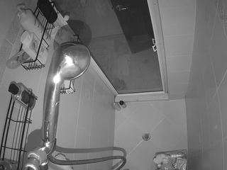 voyeurcam-baileybase-shower webcam model stream image
