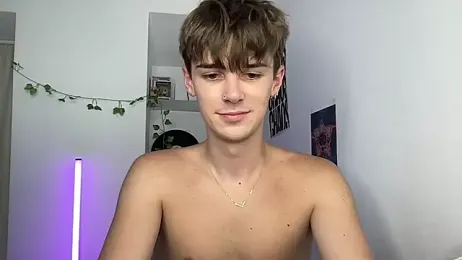 YourMilkyGuy webcam model stream image