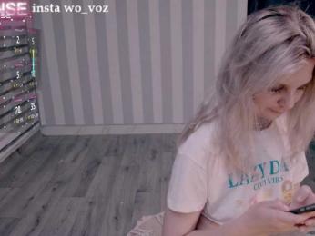 wo_voz webcam bongacams model stream image