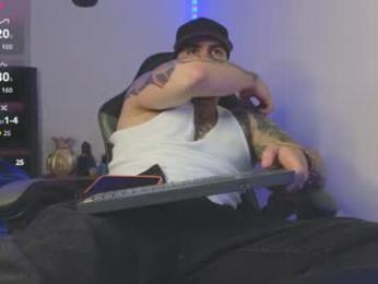 ades_lowe webcam chaturbate model stream image