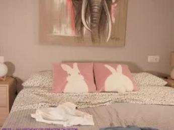 raychell_black webcam model stream image