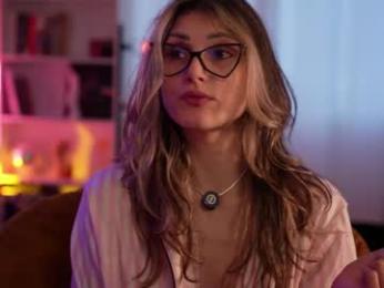 informal_ webcam model stream image