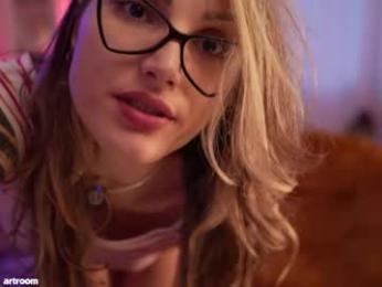 informal_ webcam model stream image