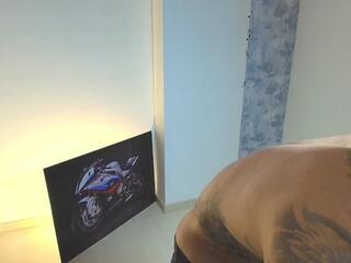 Layton Fox webcam model stream image