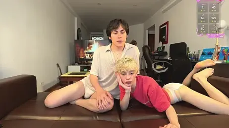 maple_and_neon webcam stripchat model stream image