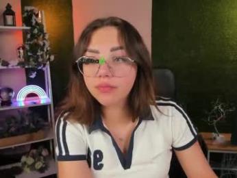 isabel_wave webcam model stream image