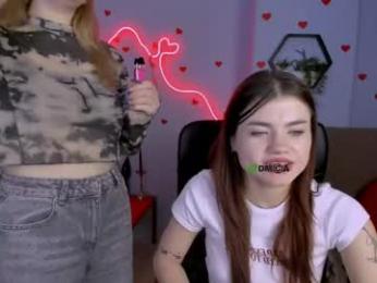 isabel_wave webcam model stream image