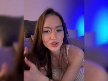 whiteTEA webcam bongacams model stream image