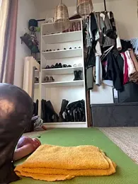 SkinnyLilly webcam model stream image