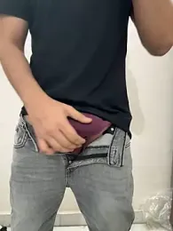 Ankur_straight webcam model stream image