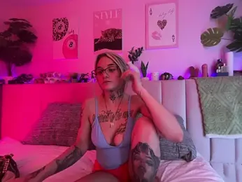 chloetease webcam stripchat model stream image