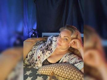 Tanysha-1 webcam bongacams model stream image