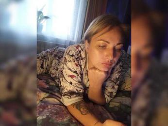 Tanysha-1 webcam bongacams model stream image