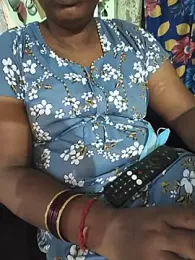 Tamilselviroja- webcam stripchat model stream image