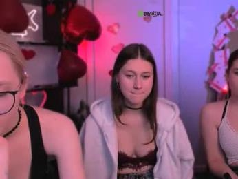 arianaa_cat webcam model stream image