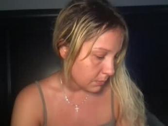 betteroffdeadduh webcam model stream image