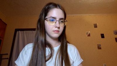 RoxanaKneisler webcam model stream image