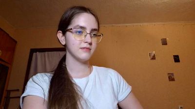 RoxanaKneisler webcam model stream image