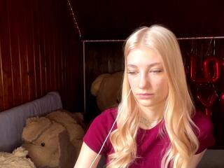 Kendra Bann webcam model stream image