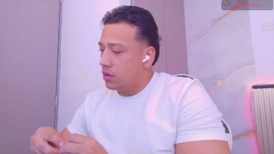 MaxTurner_ webcam cam4 model stream image