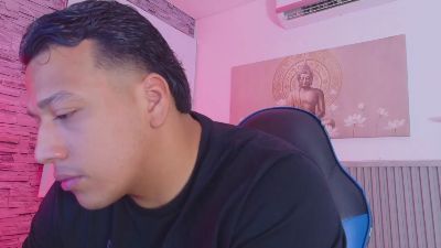 MaxTurner_ webcam model stream image