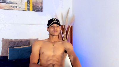 zander_20 webcam model stream image
