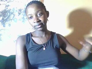 Faye Kings webcam flirt4free model stream image