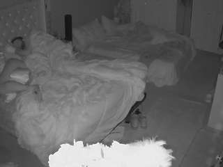 voyeurcam-house-charleys-room webcam model stream image